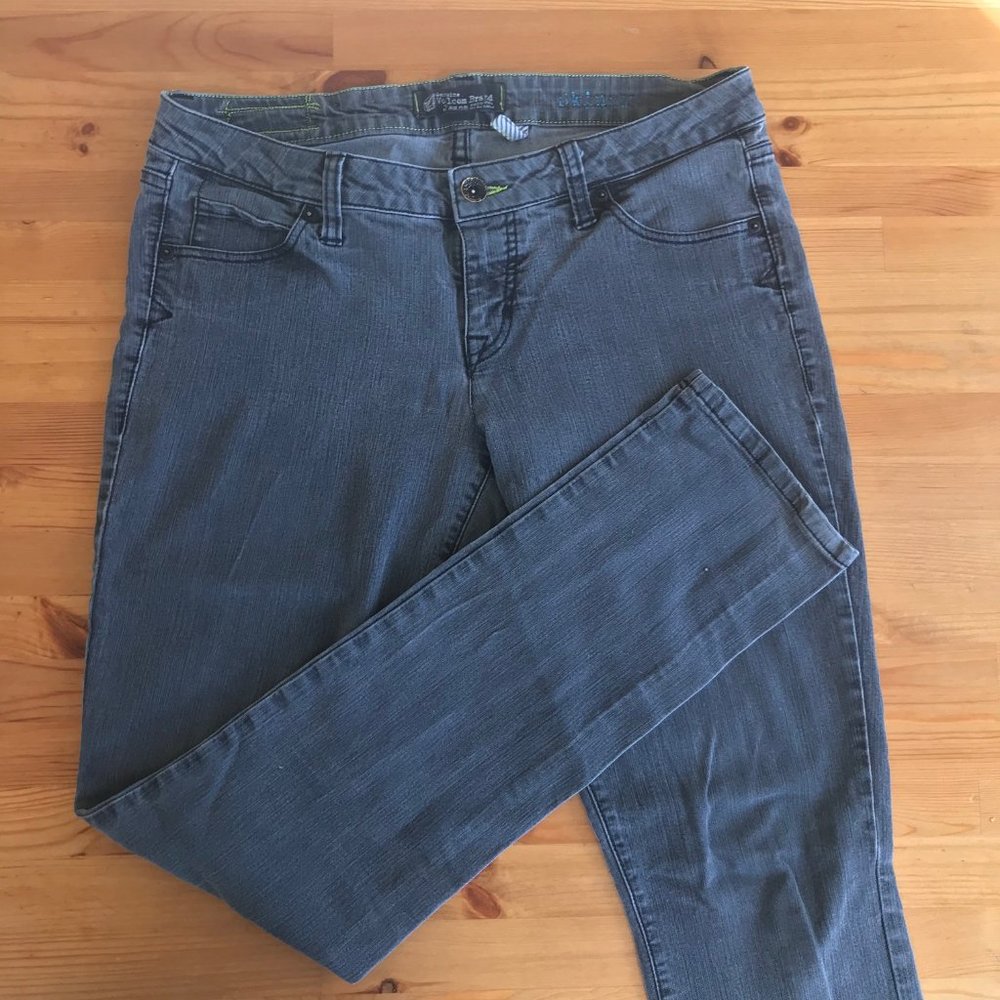 Low-Rise Volcom Blue Jeans